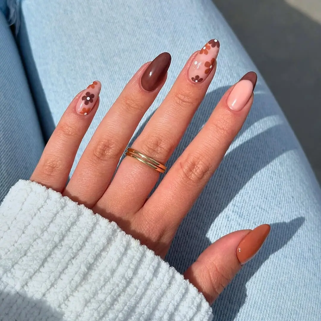 Chic floral nails for an office vibe
