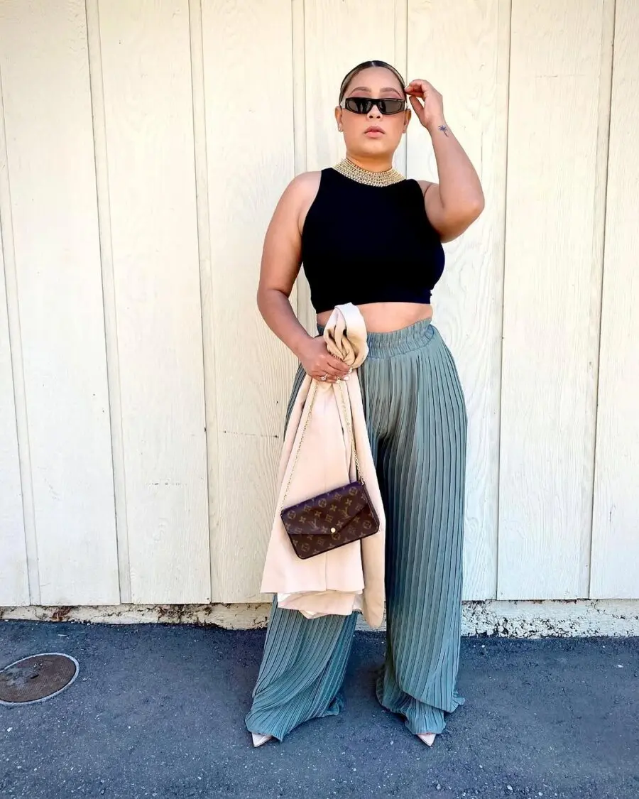 Chic Casual Look with Palazzo Pants