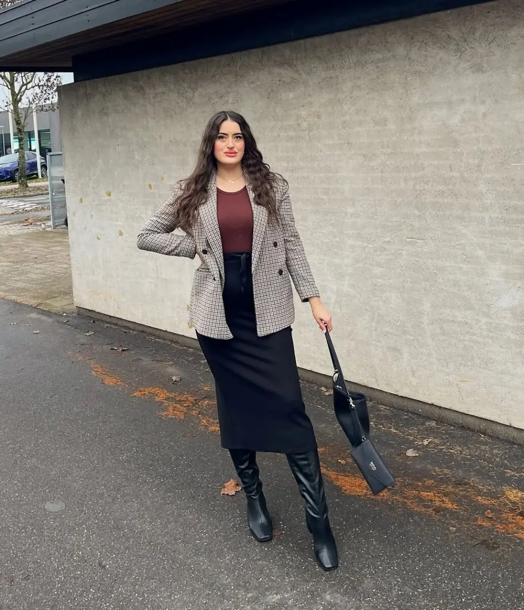Chic pencil skirt and blazer winter look