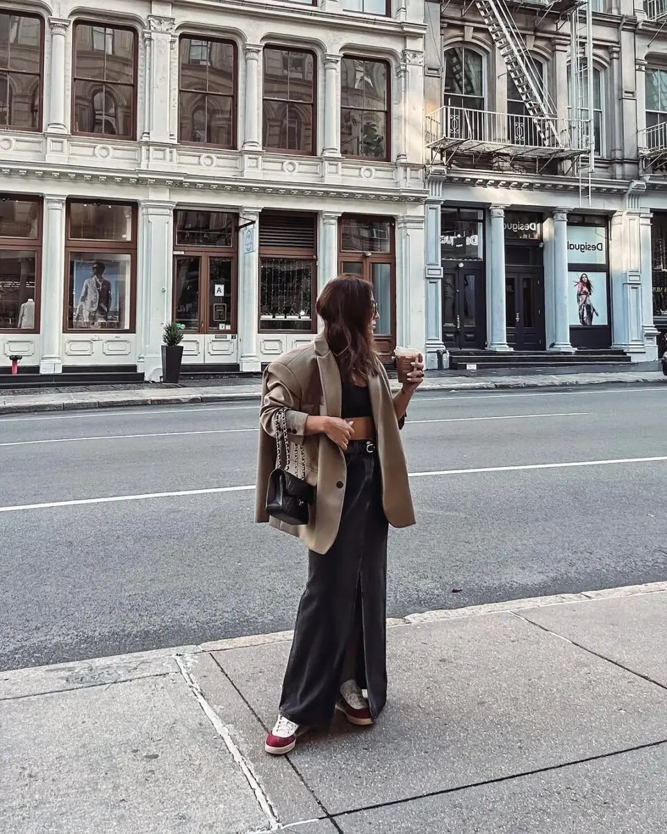 Chic Pencil Skirt Look for Street Style