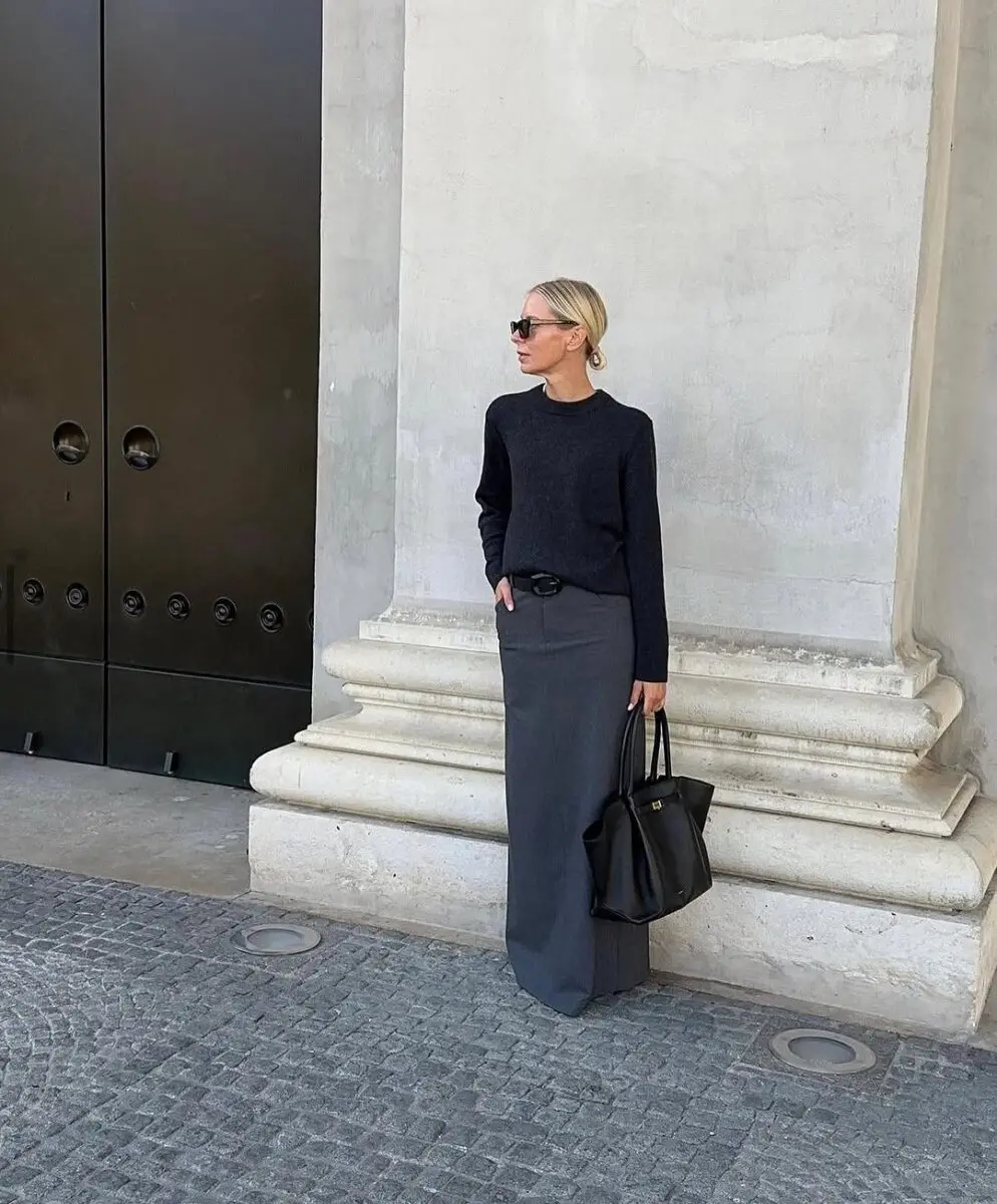 Chic Pencil Skirt Look with Relaxed Sweater
