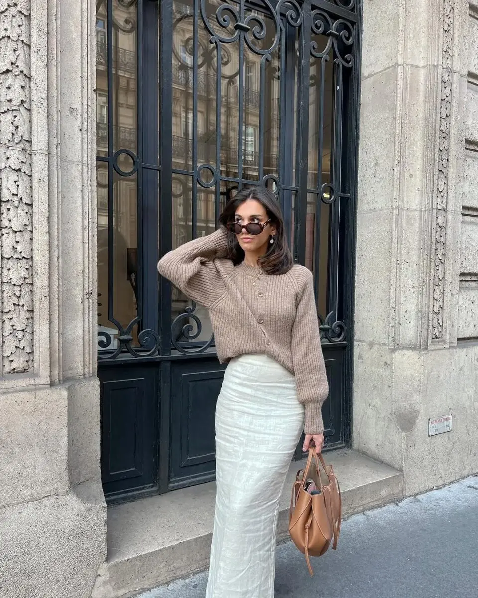 Chic Pencil Skirt Look for Any Occasion