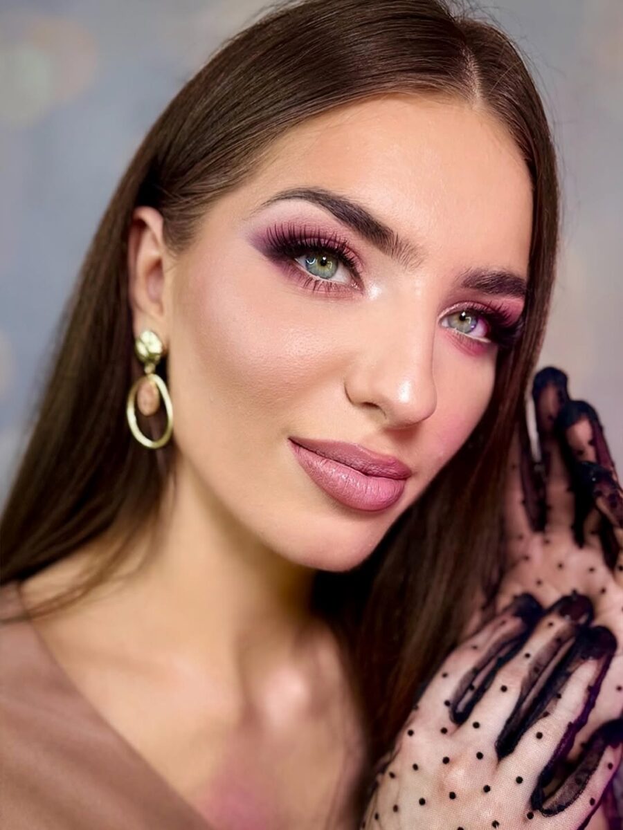 Bold pink eyeshadow with elegant vibes