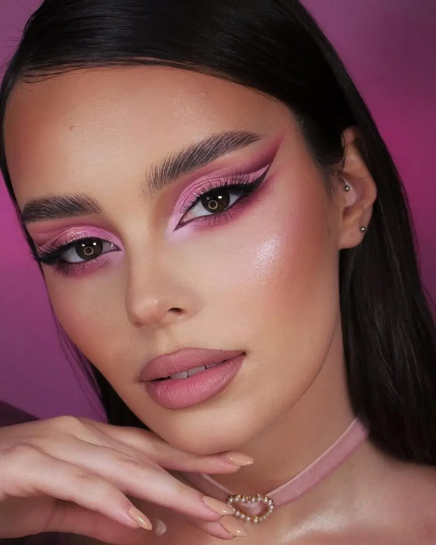 Vibrant pink eyeshadow with chic liner style