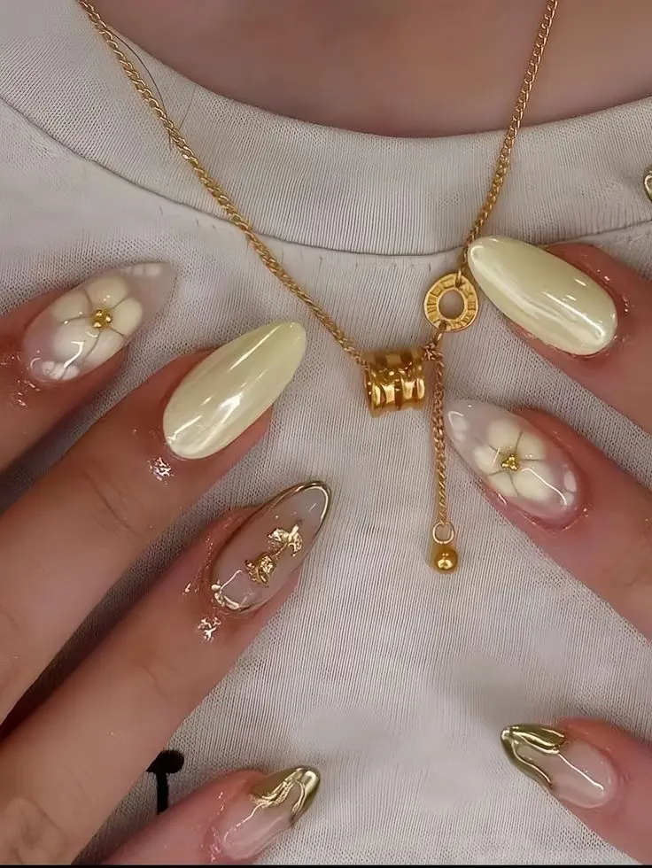 Elegant neutral tones for prom nail inspiration
