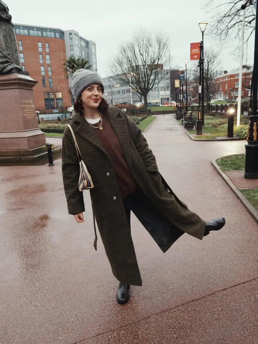 Chic rainy day outfit with oversized coat