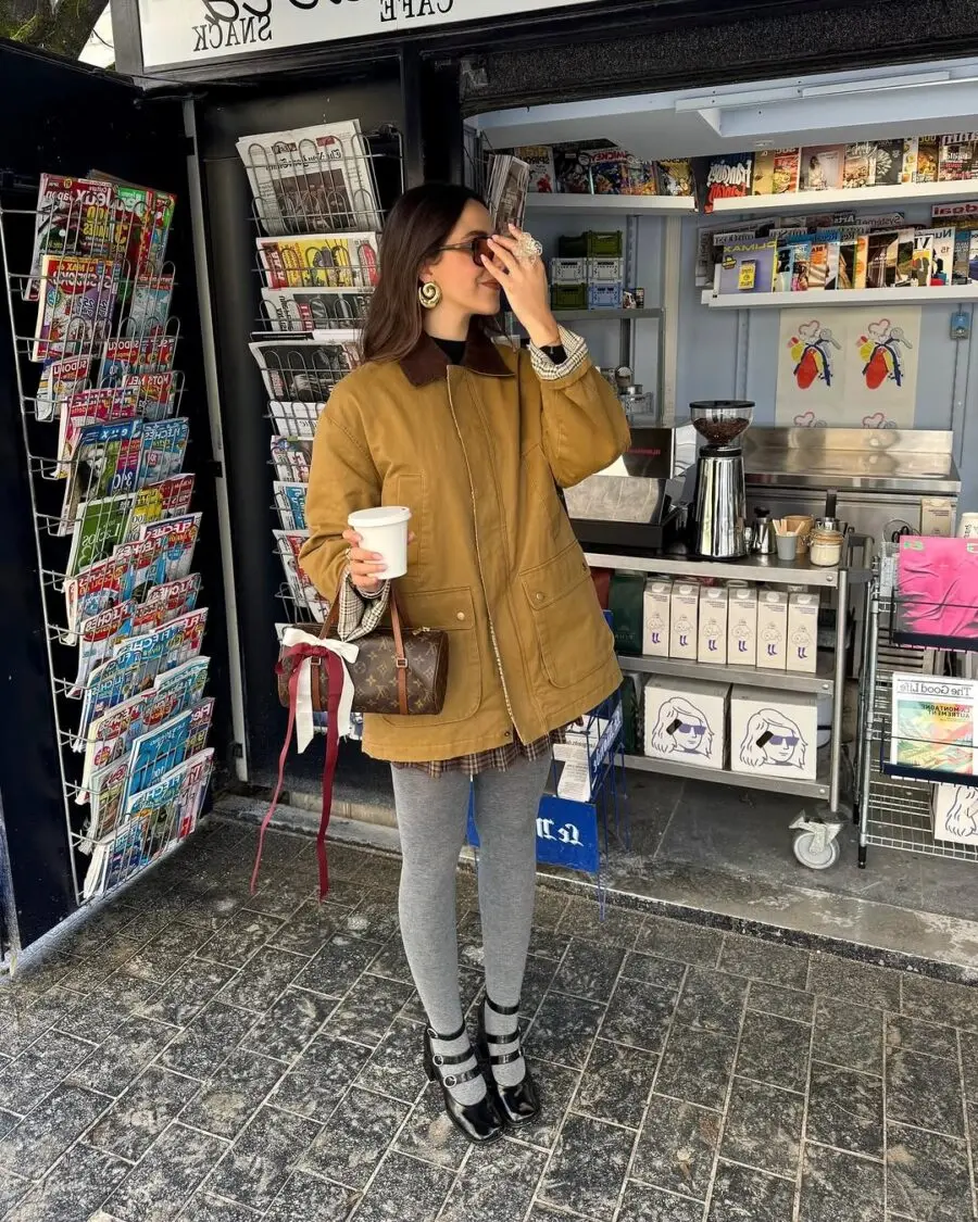 Chic Rainy Day Outfit with Layers