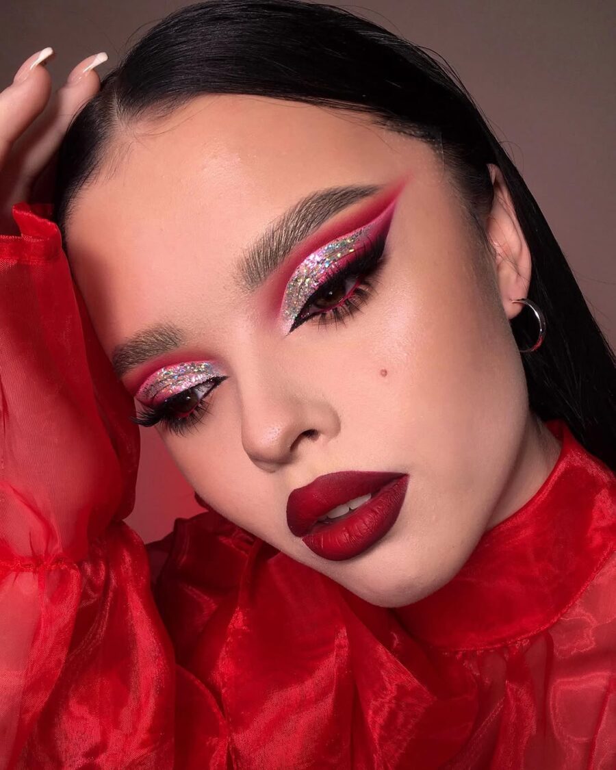 Glamorous red lipstick with sparkly eyes