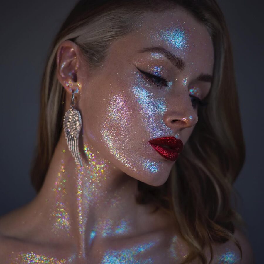 Sparkling skin meets bold red lips
