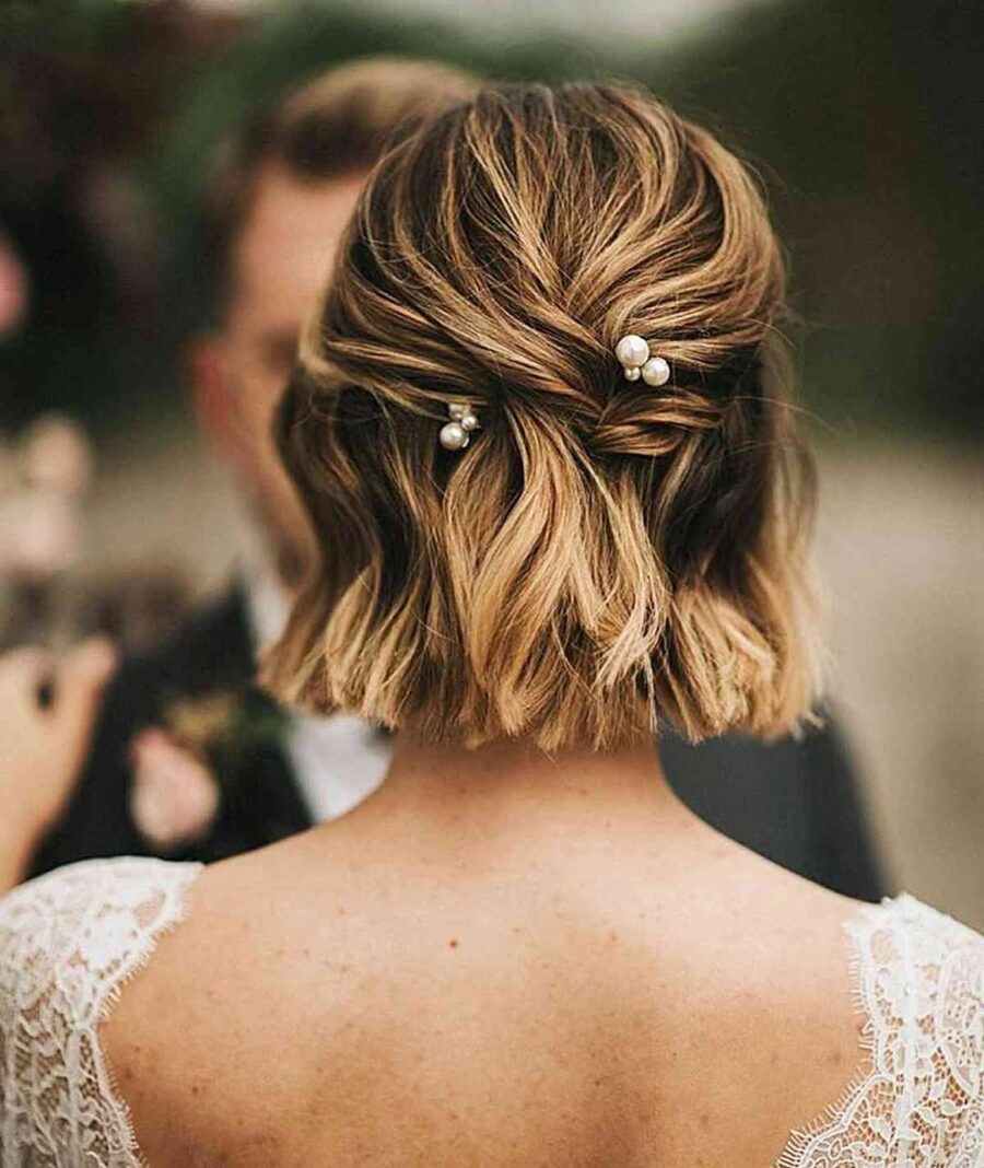 Elegant Short Bob Hairstyle with Pearls