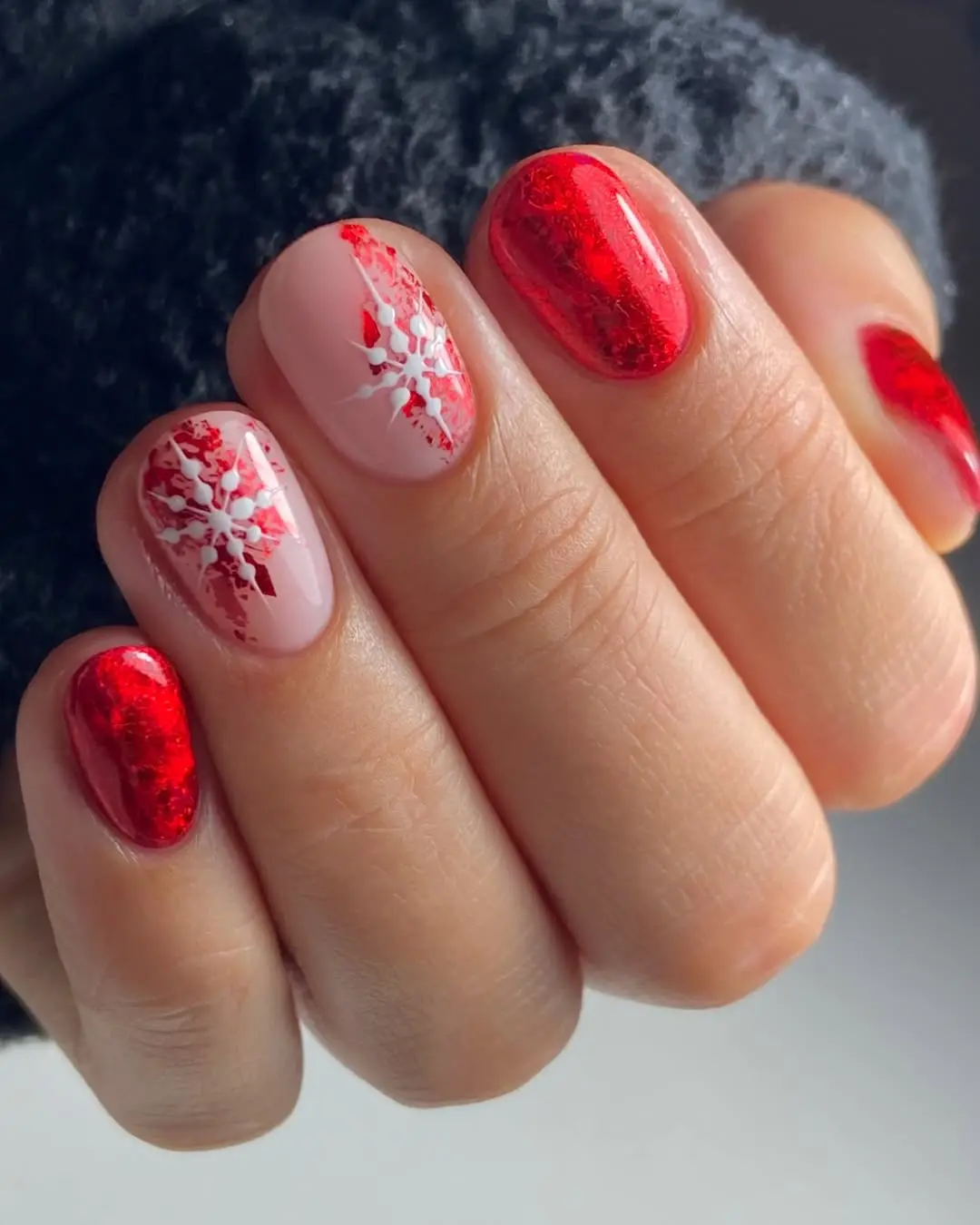 Chic red and white snowflake nail art