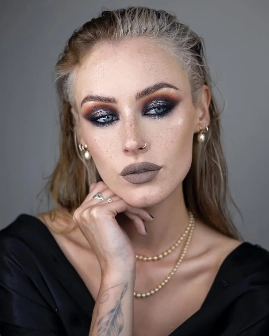 Moody and mysterious soft grunge makeup look