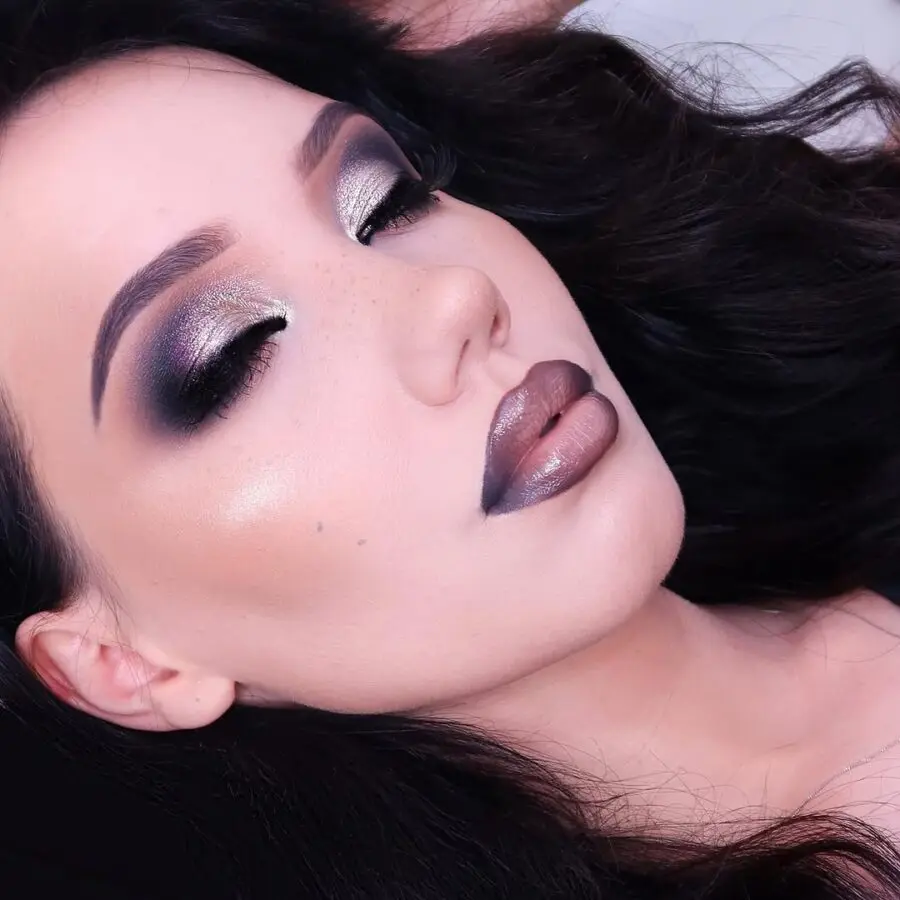 Shimmering soft grunge makeup for bold vibes