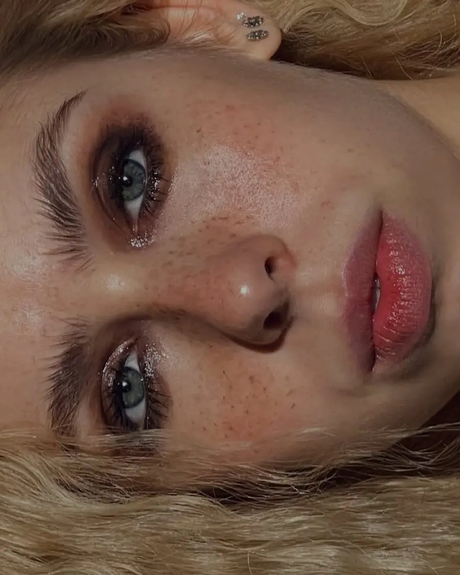Intensely textured soft grunge makeup look