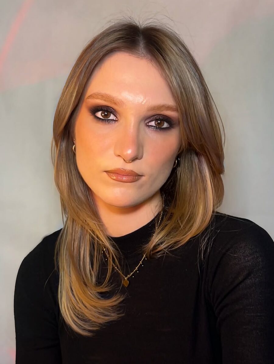 Edgy soft grunge makeup with bold eyes