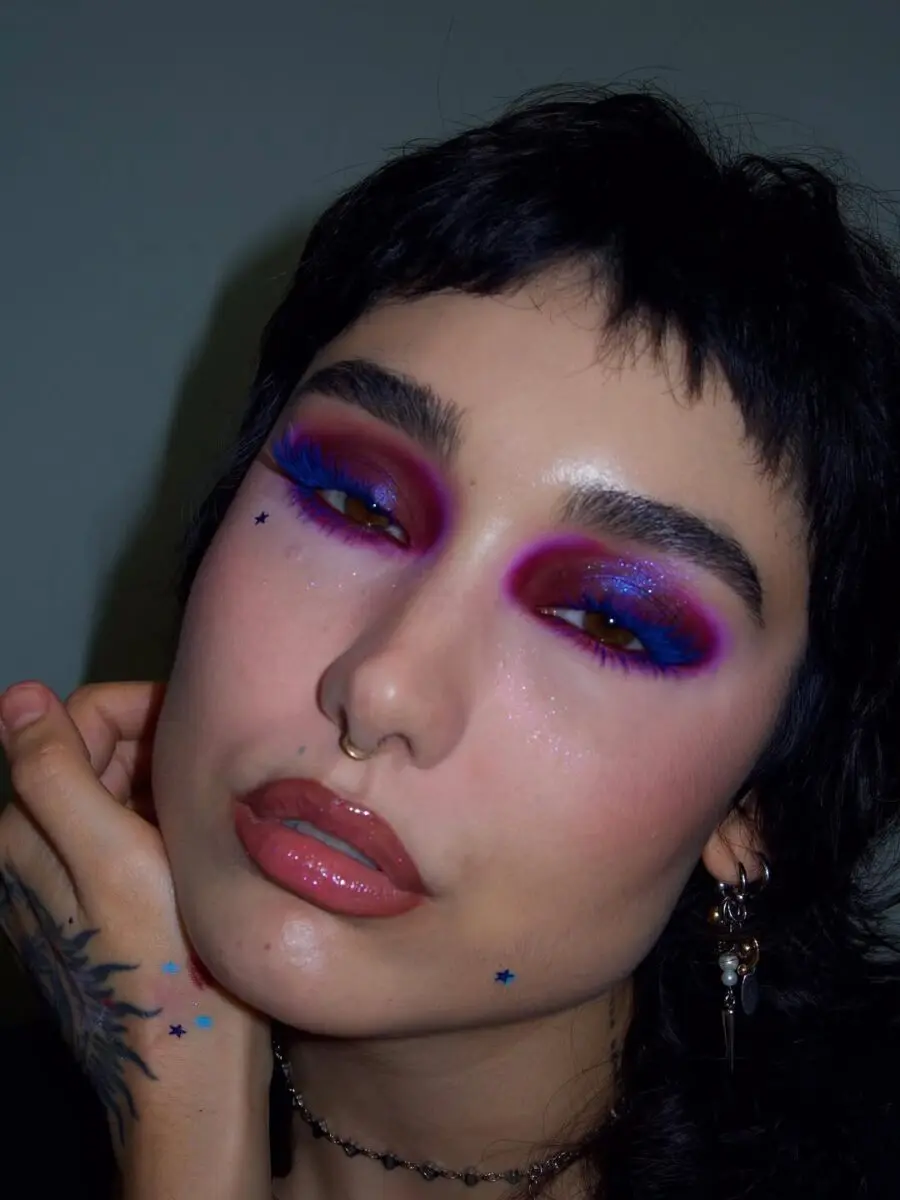 Bold colors define this soft grunge look