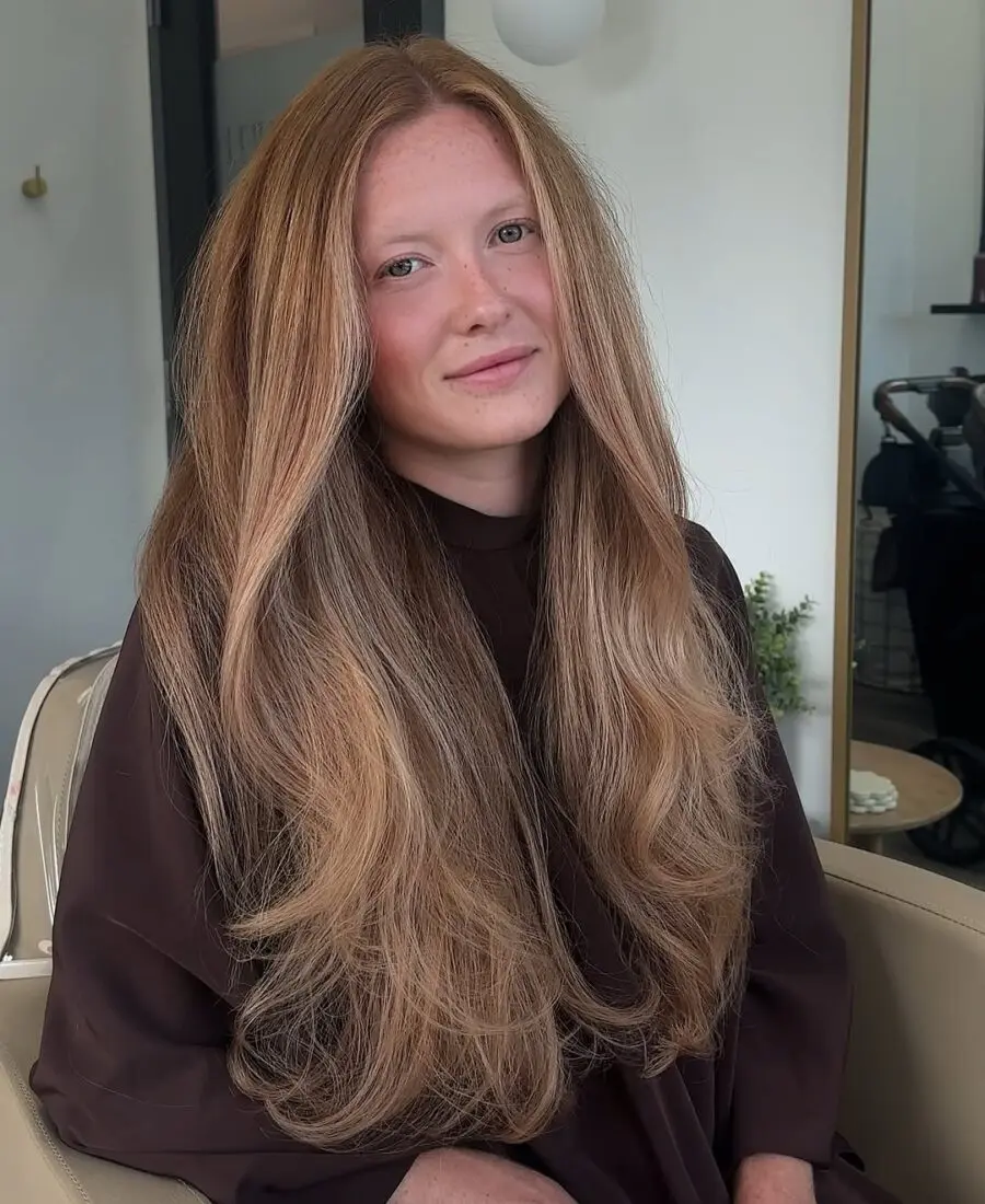 Long Strawberry Blonde Waves for Chic Vibes