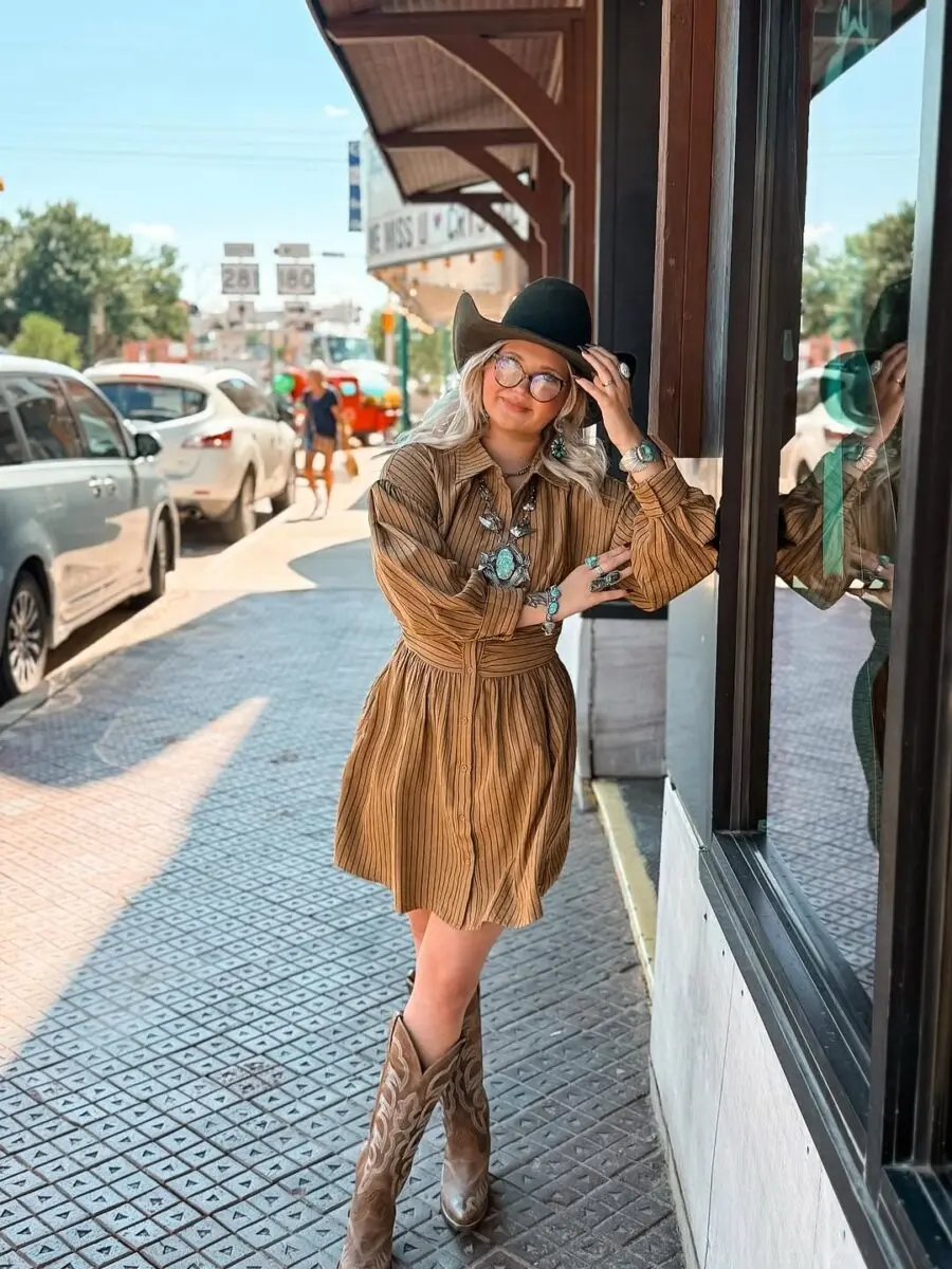 Chic Western Outfit for Urban Adventures