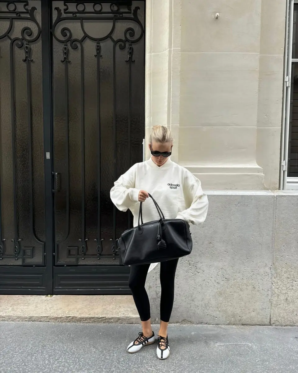 Chic Summer Leggings Ensemble for Effortless Style