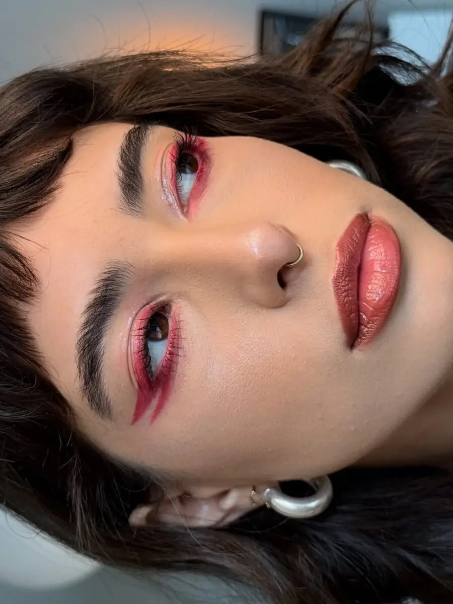 Bold Red Eyes for a Summer Vibe