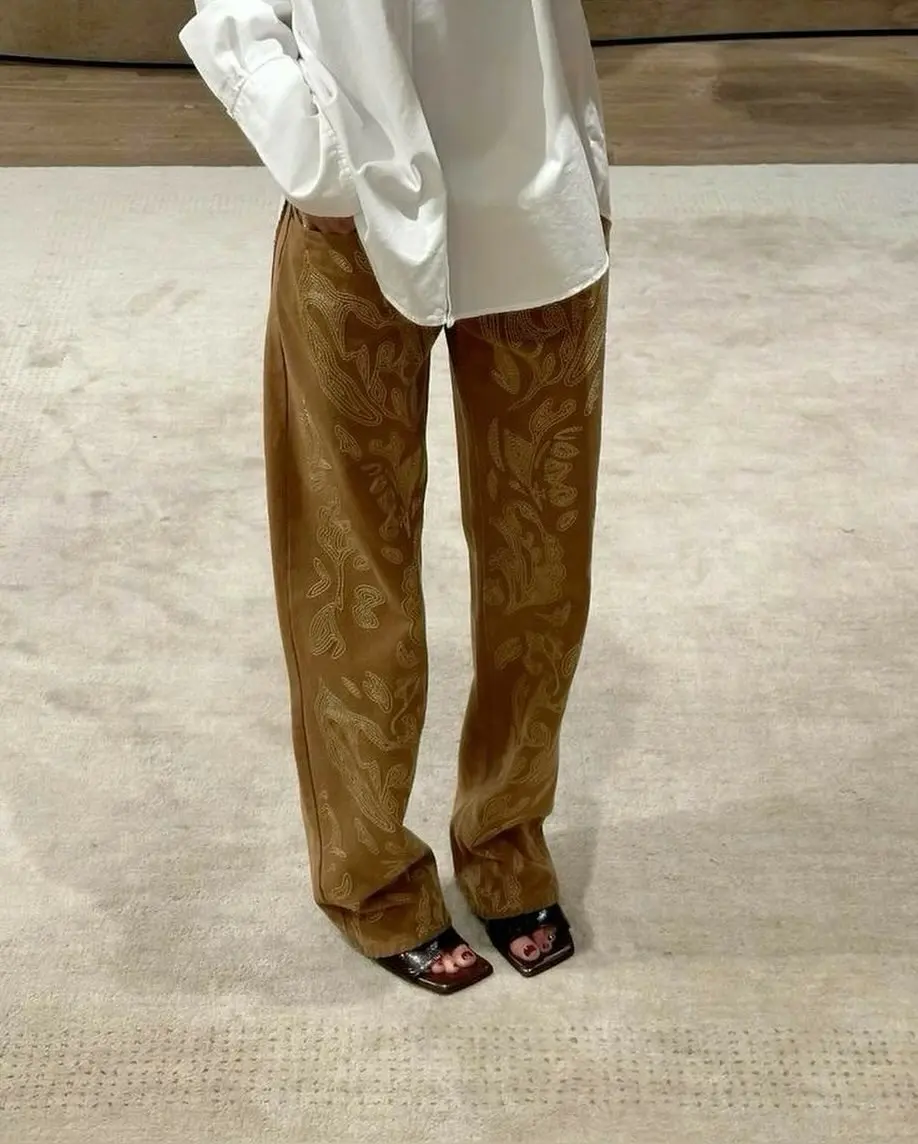 Chic Western Style with Elegant Details