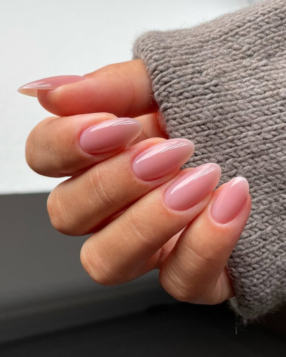 Chic nude ombre stiletto nails for the office
