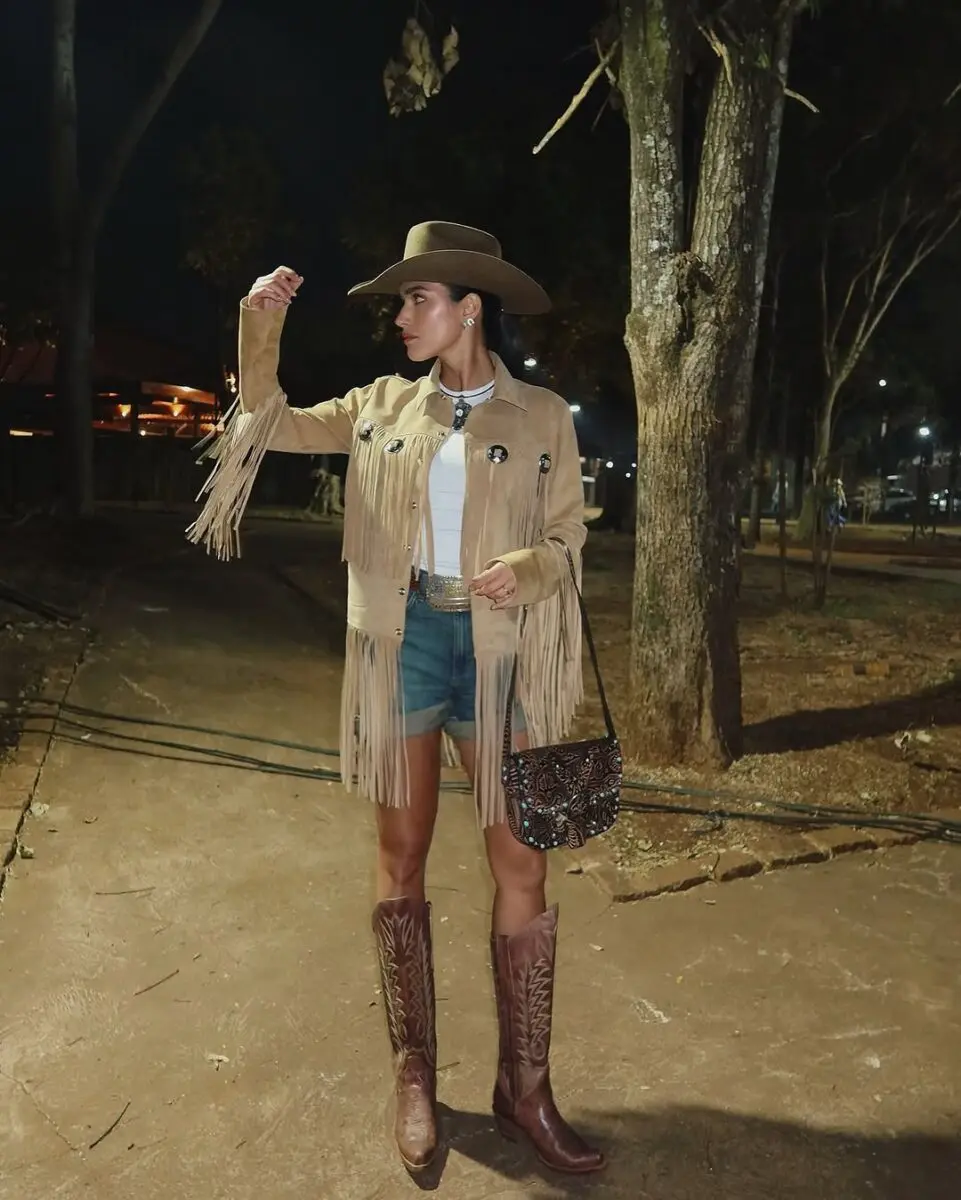 Stylish Western Outfit with Fringe Details