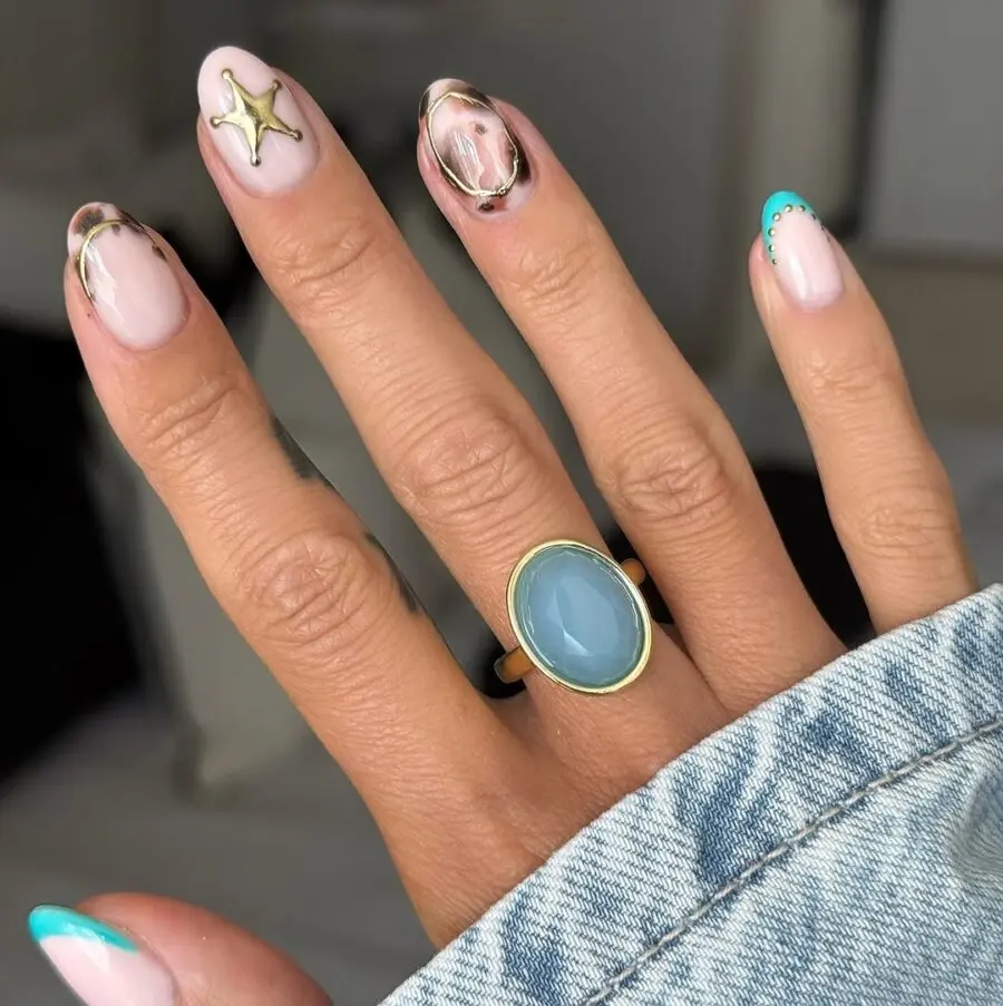 Elegant western nails with a chic vibe