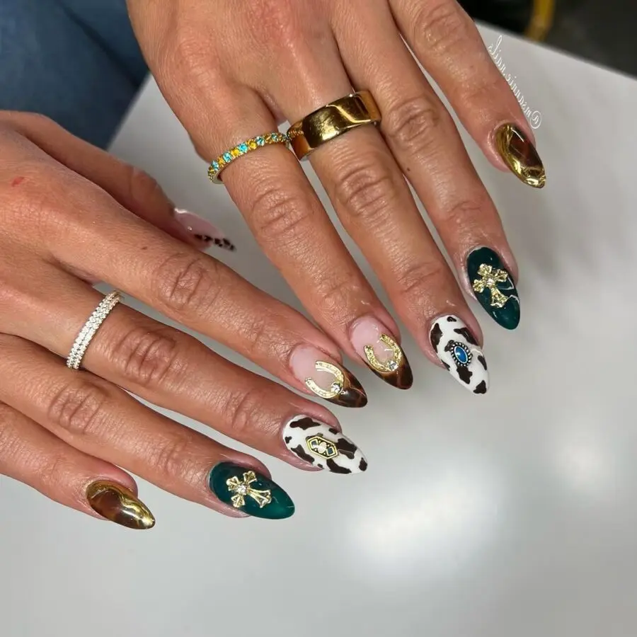 Stylish Western Nails with Gold Accents