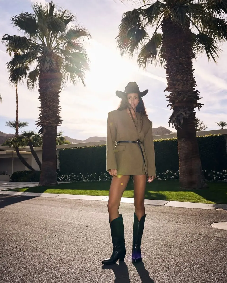 Chic Western Look with Modern Flair