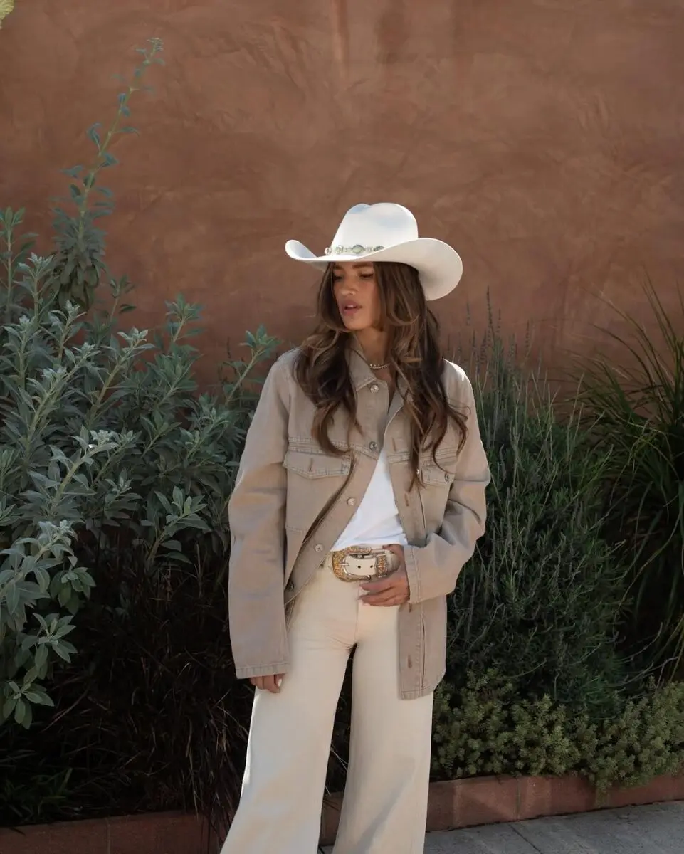 Stylish Western Outfit for Modern Cowgirls