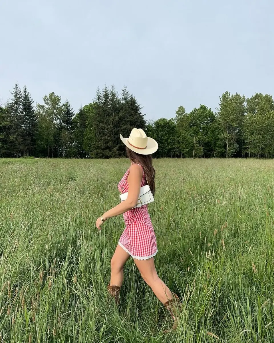 Stylish gingham dress with cowboy hat