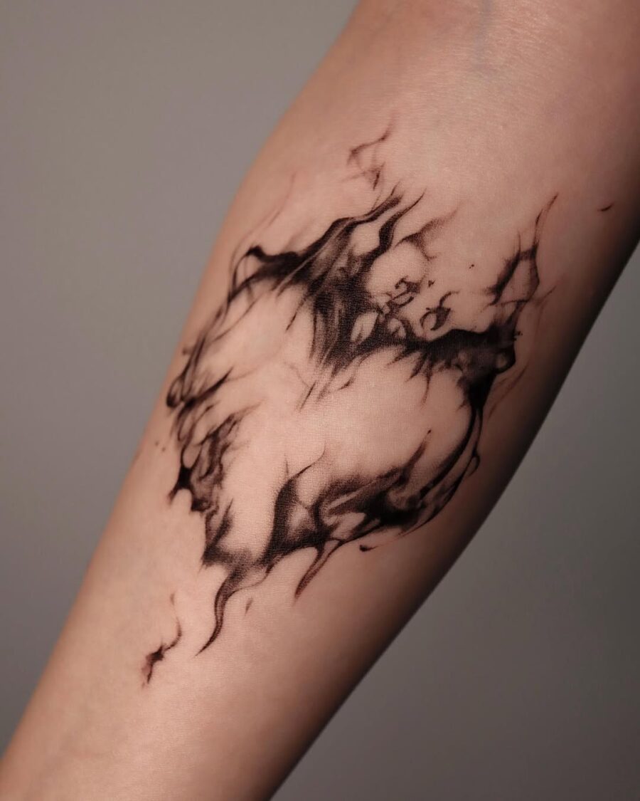 Captivating abstract design on skin