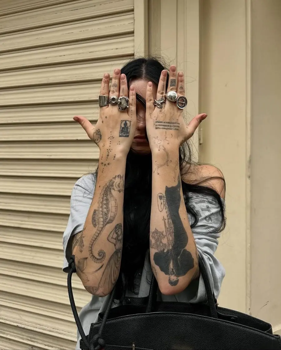 Unique Aesthetic Tattoos with Hand Covering