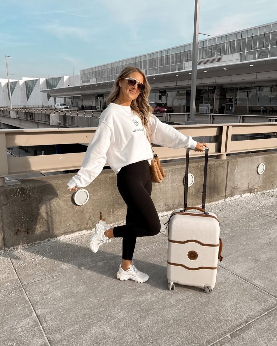 Chic and Effortless Travel Hairstyle Inspiration