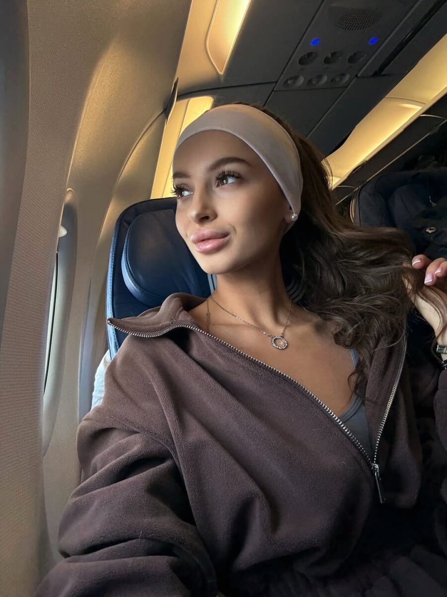 Chic and effortless airport hairstyle inspiration