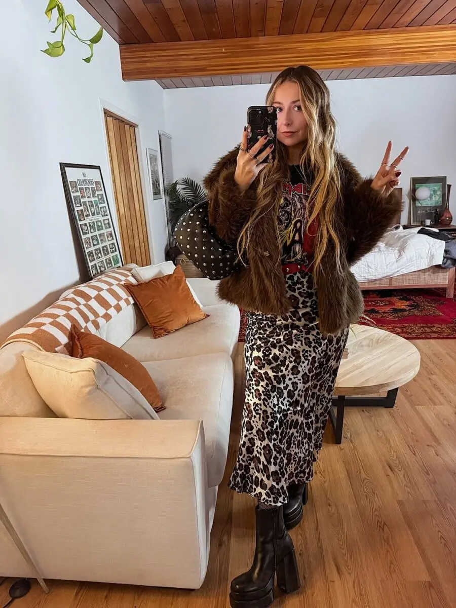 Chic Animal Print Outfit for Casual Vibes