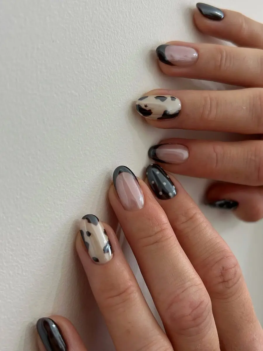 Stylish Black and White Animal Print Nails
