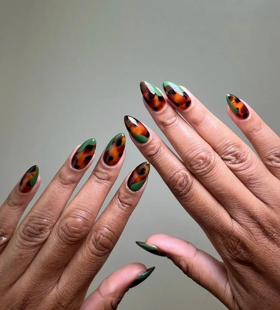 Chic and trendy animal print nail design