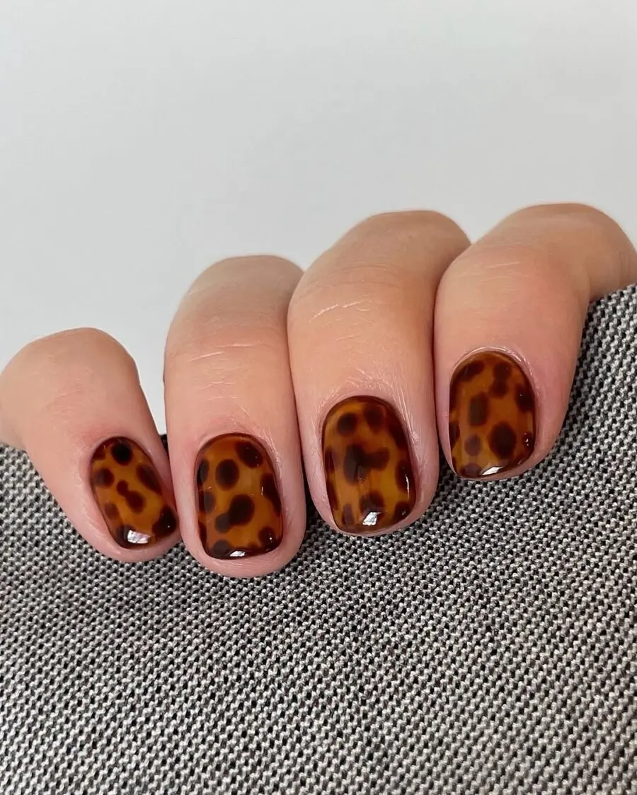 Chic leopard print nails for bold styles