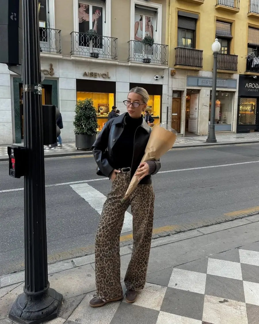 Chic Leopard Print Outfit for Street Style