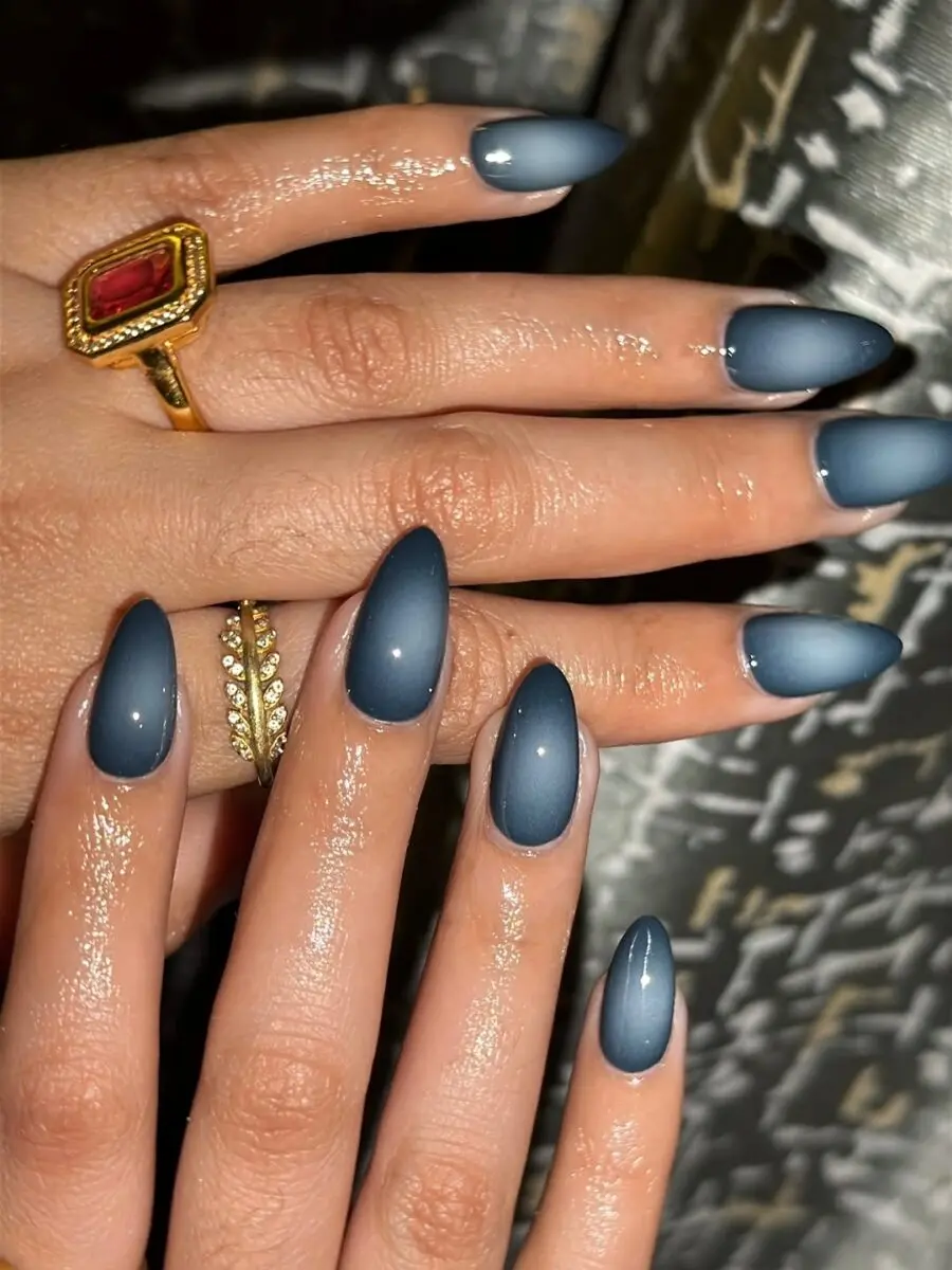 Chic matte aura nails in deep blue