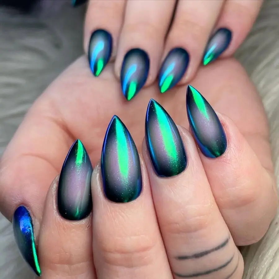 Vibrant Aura Nails with Stunning Color Shifts