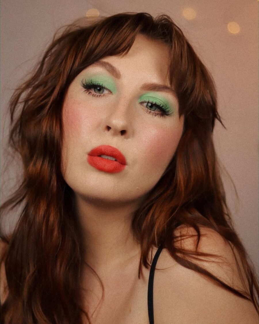 Vibrant Beach Makeup with Green and Red Shades