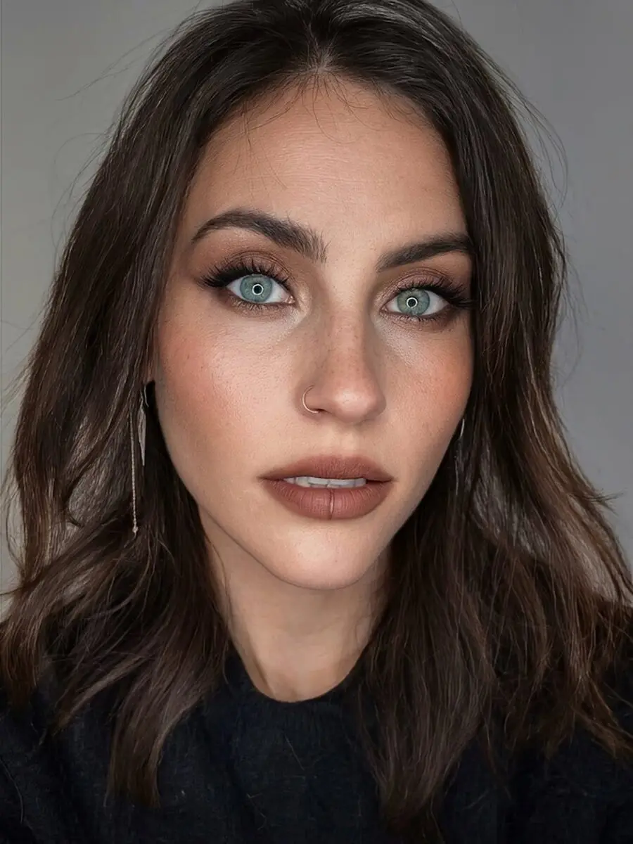 Natural Makeup Enhancing Stunning Blue Eyes