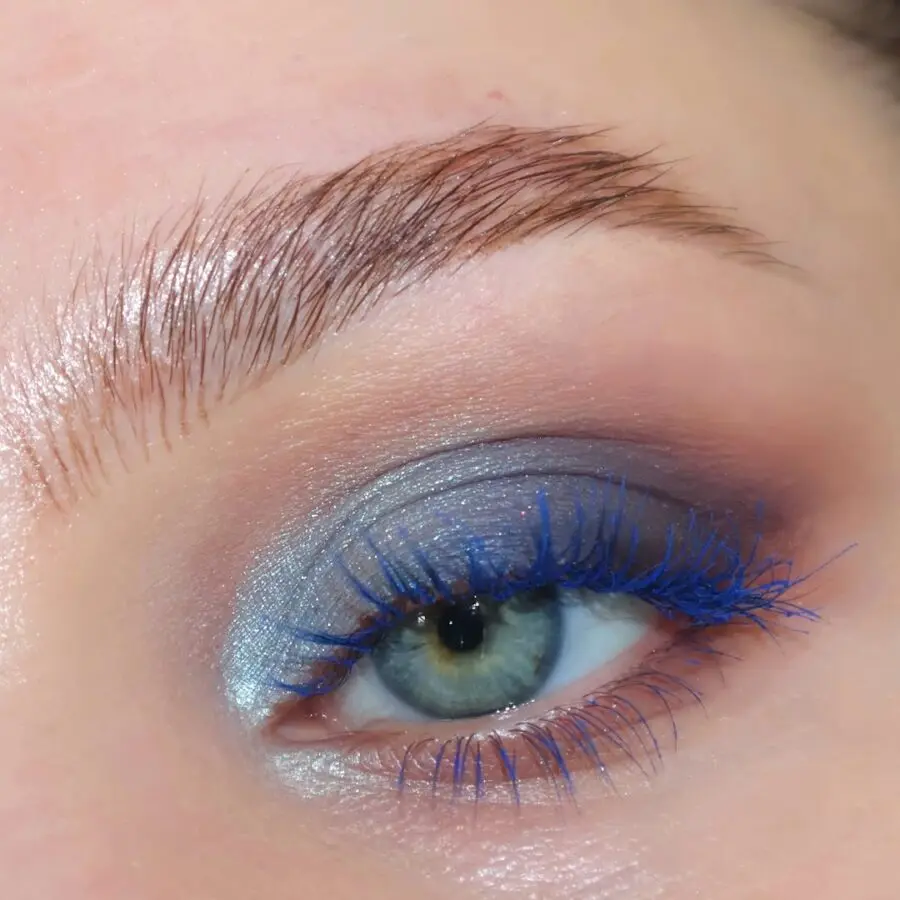 Stunning Blue Eyeliner with Soft Smoky Vibes