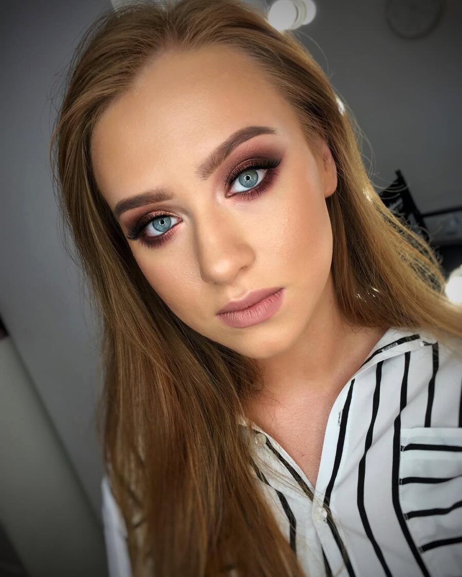 Vibrant eye makeup perfect for blue eyes