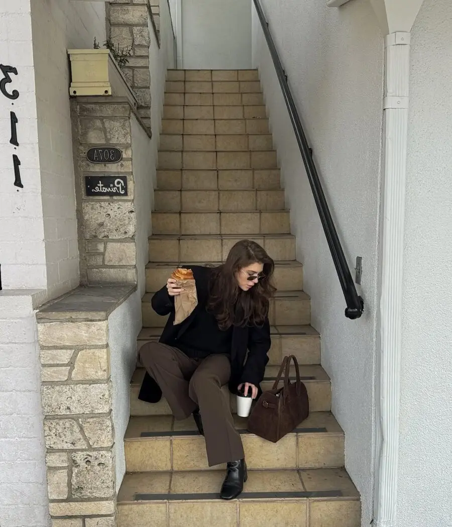 Chic brown pants for a casual outing