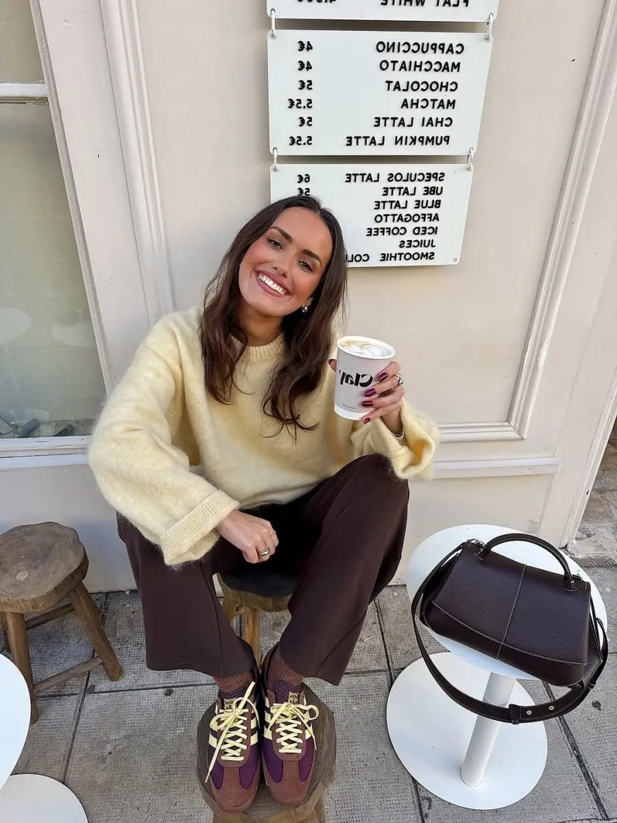 Trendy Brown Pants Outfit for a Casual Day