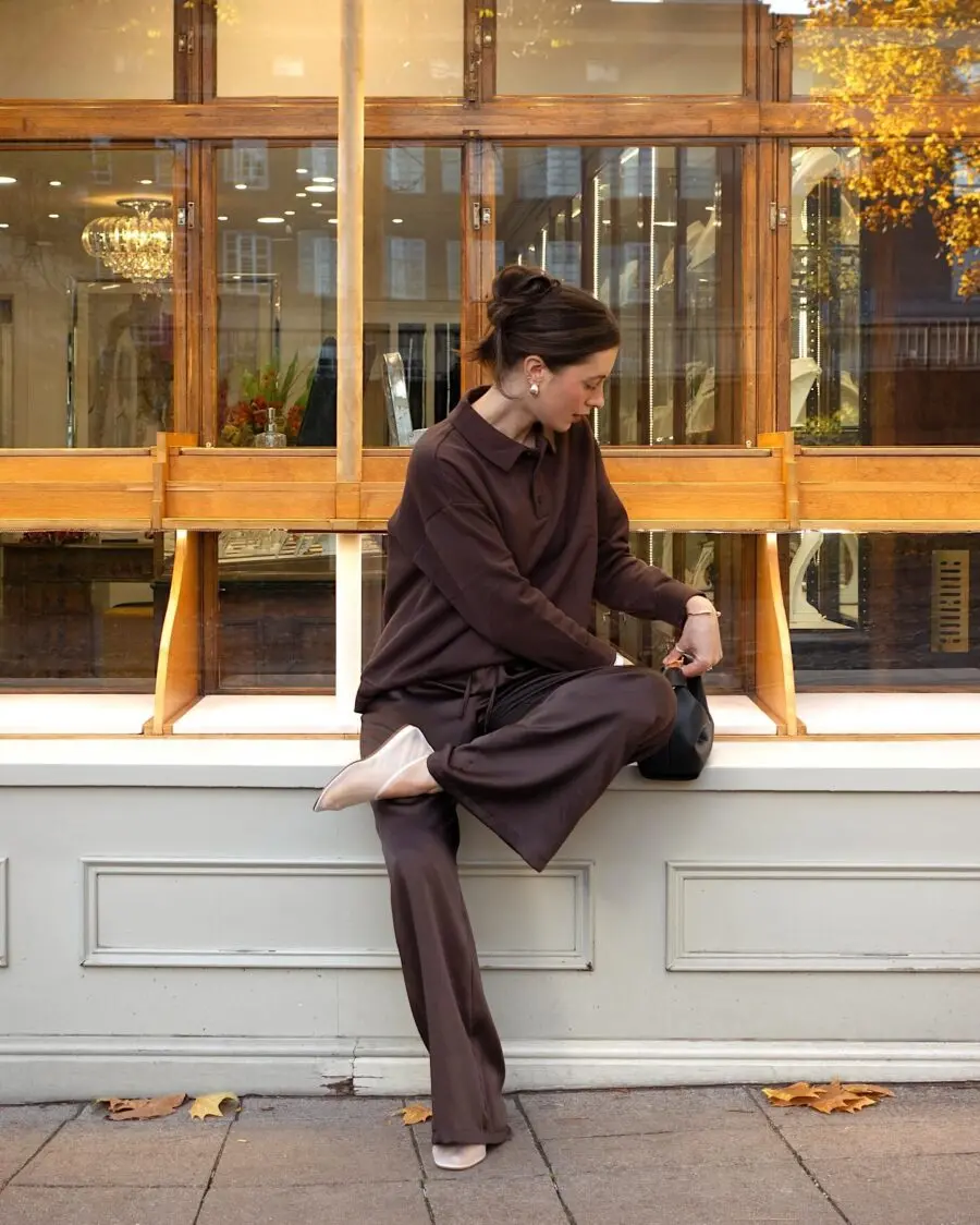 Chic and Relaxed Brown Pants Outfit Inspiration